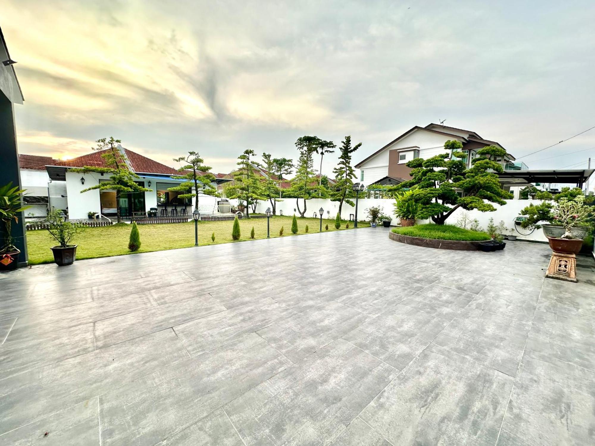 Stylish Villa Alma Simpang Ampat  Exterior photo